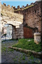 lungo le mura aureliane